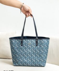 Reversible City Tote With Horse And Carriage Print | BaloZone | Coach VN